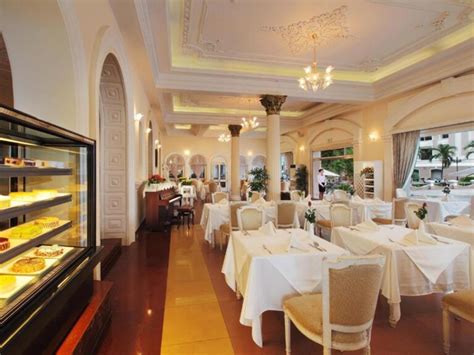 Hotel Continental SaiGon - Cổ điển kiểu Pháp xưa