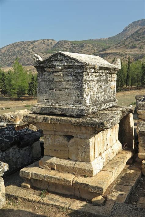 Hierapolis Ruins Pamukkale, Turkey Stock Image - Image of turkish, tourism: 54866305