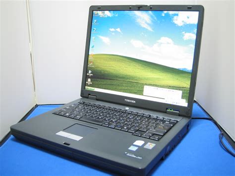 Is there an inbuilt microphone on the Toshiba Dynabook Satellite J50? - Super User