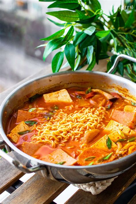 Easy Budae Jjigae (Korean Army Stew) | Cookerru