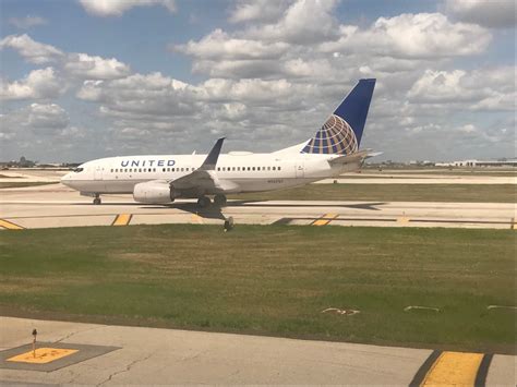 Flight Review: United 737-700 Washington Dulles to Chicago O'Hare ...