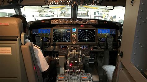 Boeing 737 Cockpit Simulator