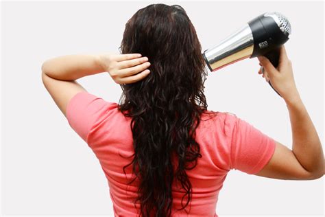 How to Blow Dry Your Hair Without Getting Damaged: 8 Steps