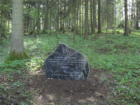 Auce Municipality, the Putnu Forest : Holocaust Memorial Places in Latvia