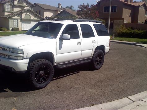 2001 Chevrolet Tahoe - Information and photos - MOMENTcar