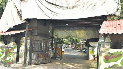 Thackeray family’s security arrangements downsized | Mumbai news ...