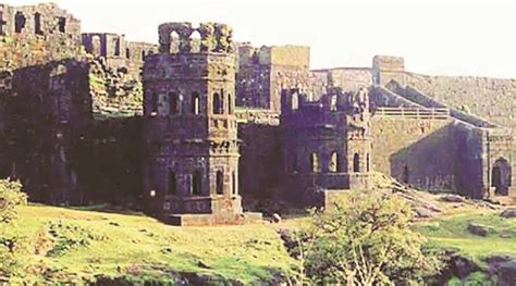 On top of a mountain, buried under years of history, secrets of Raigad ...