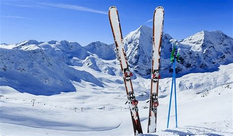 The 5 Best Beginner Skis - [2021 Reviews]