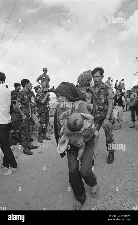 South Vietnamese refugees, soldiers among them, arrive on Sunday, April ...