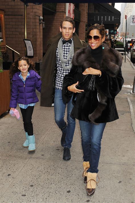 Stacey Dash and Stacy Dash Photos Photos - Stacey Dash in NYC with Her Kids - Zimbio