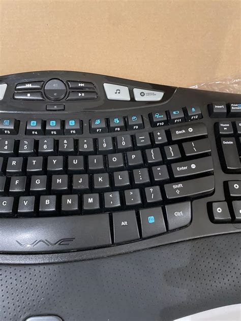 Logitech mk550 keyboard, Computers & Tech, Parts & Accessories ...