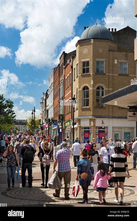 UK, England, Yorkshire, Scarborough, town centre, shoppers in Westborough Stock Photo - Alamy