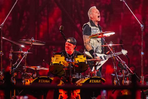 Metallica kicks off weekend in Detroit with masterful Night 1 performance at Ford Field