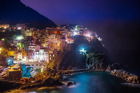 Photograph Manarola by Night by Chaiwat Chantananukul on 500px | Italy ...