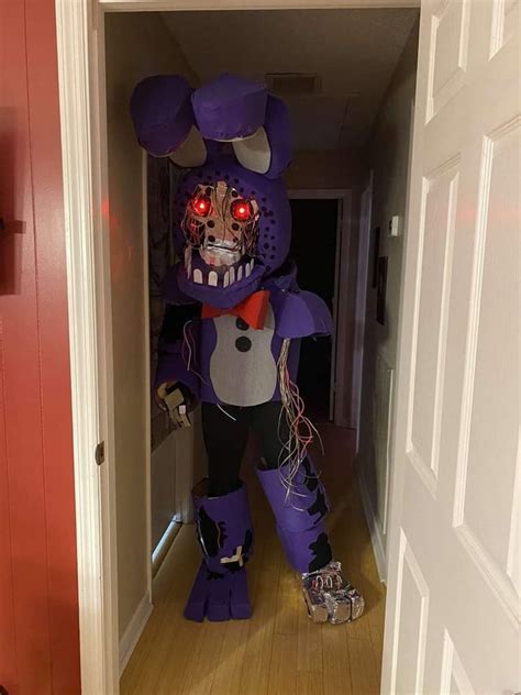 I made a Withered Bonnie costume :)! This was my 6th costume. It took a ...