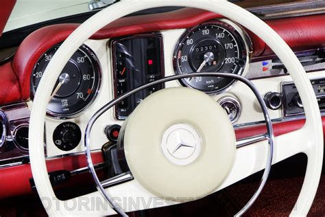 1971-Mercedes-280SL-Interior-9 | Motoringinvestments.com