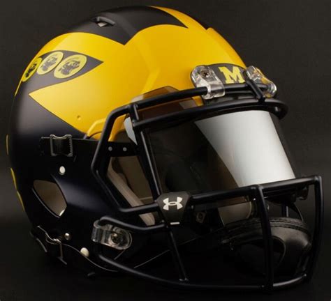 MICHIGAN WOLVERINES Football Helmet PERFORMANCE AWARD Decals / Stickers ...