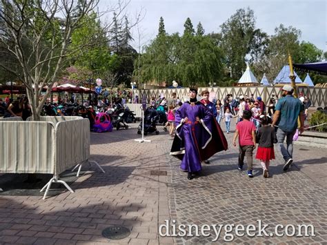 The Evil Queen Roaming Around Fantasyland at Disneyland - The Geek's Blog @ disneygeek.com