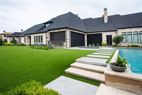 Artificial Grass vs Real Grass: Which is Best for Your Yard?