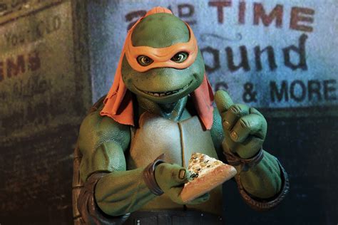 NECA Teenage Mutant Ninja Turtles 1/4 Scale Michelangelo Now Available - The Toyark - News