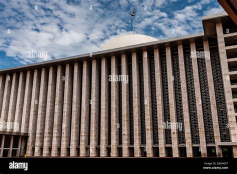 Masjid Istiqlal (Independence Mosque), Jakarta, Indonesia Stock Photo ...