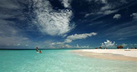 Cayo Largo ~ myNudeBeaches