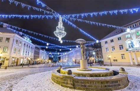 Winter decorations in Tartu Estonia - Photorator