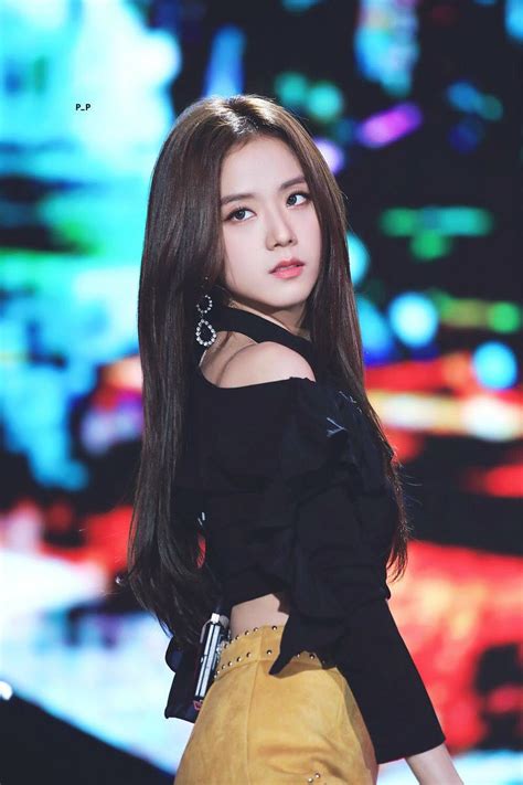 Jisoo BLACK PINK 지수 | ファッションアイデア, ブラックピンクジス, ブラックピンク