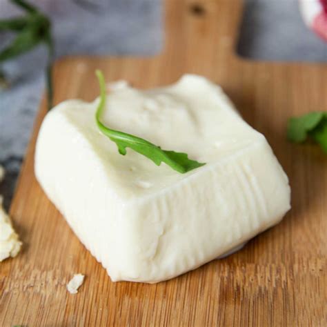 What is Stracchino Cheese? - Food and Journeys®