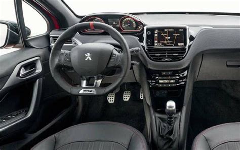 Peugeot 208 2017: detalhes do novo motor 1.2 Pure Tech