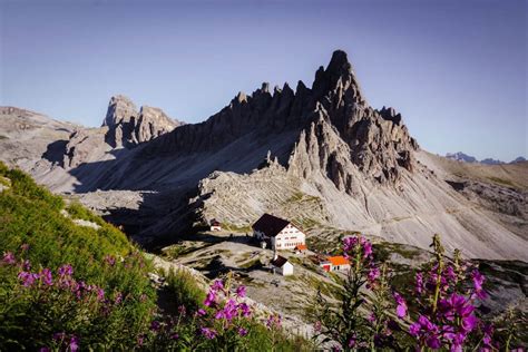 Trekking Tre Cime di Lavaredo: 3 Day Hut to Hut Hike in the Dolomites