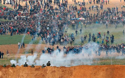 Israeli Military Kills 15 Palestinians in Confrontations on Gaza Border - The New York Times