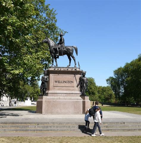 Duke of Wellington statue - SW1 : London Remembers, Aiming to capture ...