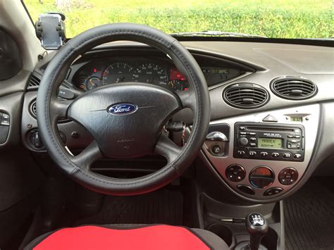 File:Ford Focus Mk1 Interior.jpeg - Wikimedia Commons