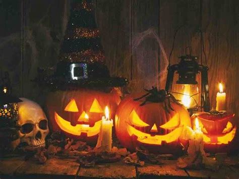 Glowing Pumpkins For ‘Em Spooky Feels - Last-Minute Halloween Decor Ideas That Will Make Your ...