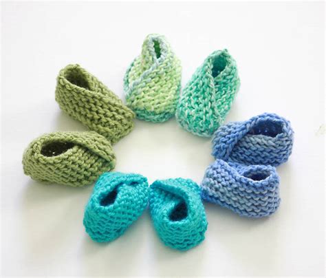 Very Easy Knit Baby Booties Knitting Pattern - Gina Michele