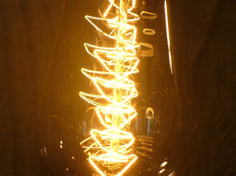 Ampoule décorative a filament "flash"60 watts