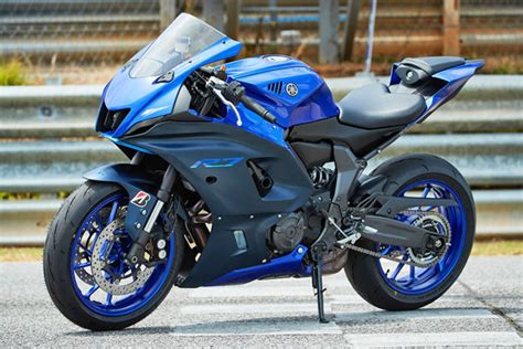 2022 Yamaha YZF-R7 | First Ride Review | Rider Magazine