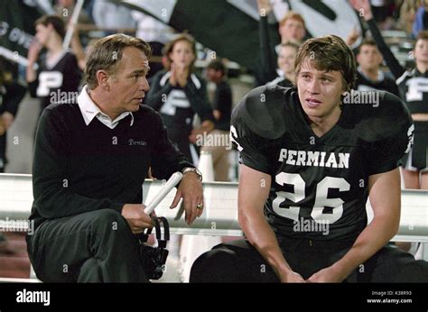 FRIDAY NIGHT LIGHTS BILLY BOB THORNTON, GARRETT HEDLUND Date: 2004 ...