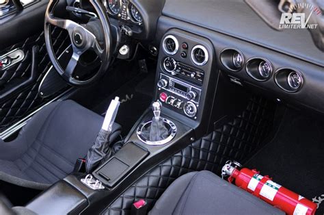 Miata custom interior {} http://revlimiter.net/blog/2012/09/the-sharka-interior-2012-dash ...