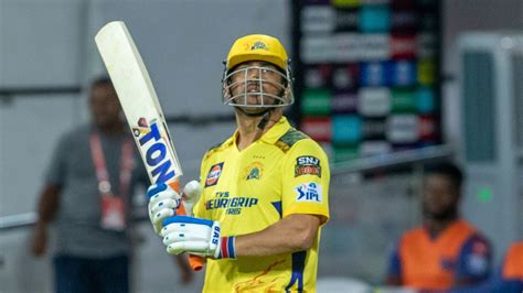 Watch: MS Dhoni belts back-to-back sixes on first 2 balls to reach 5000 ...