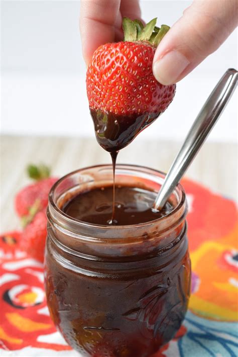 Chocolate Sauce – Snacks and Sips