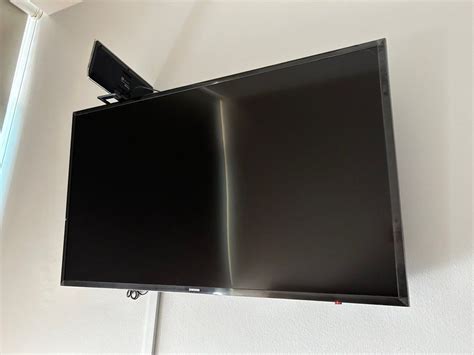 Samsung 45 inch tv with wall Mount, TV & Home Appliances, TV ...