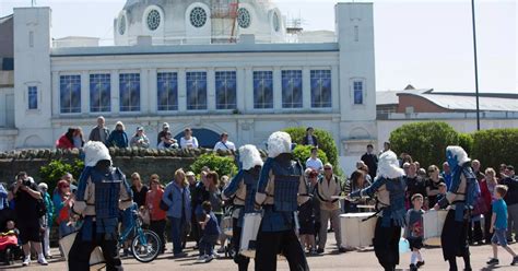 Whitley Bay carnival parade: Photos of a fun day for all - Chronicle Live