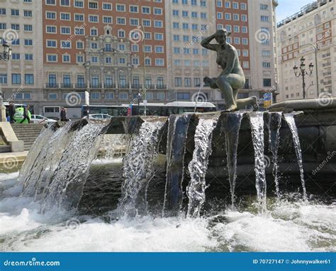 Fountain in Plaza Espana, Madrid Editorial Photography - Image of ...