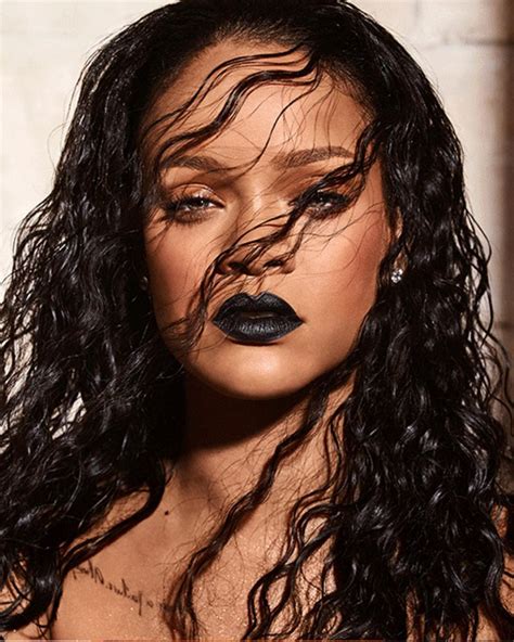Rihanna - HawtCelebs