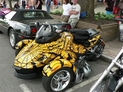 File:Customized Can-Am Spyder.jpg - Wikimedia Commons