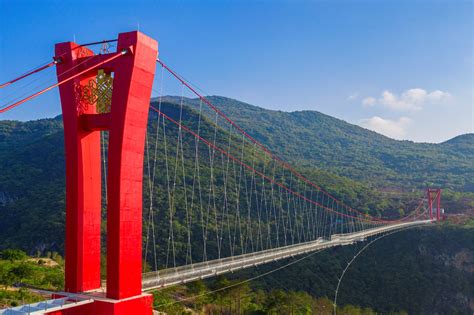 Glass-Bridge-in-Huangchuan-Three-Gorges-Scenic-Area-by-UAD-07 – aasarchitecture