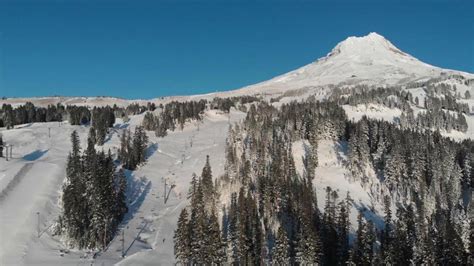 Mt. Hood Meadows prepares for busy holiday weekend