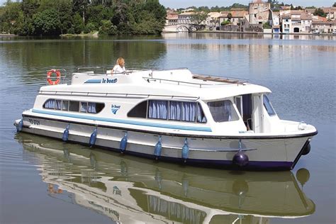 Boat hire on Canal du Midi with Salsa in France